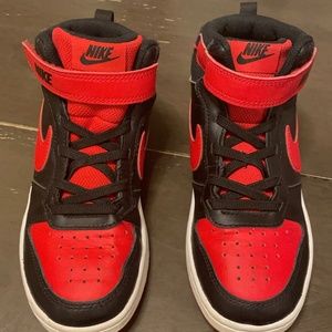 Nike court borough size 13.5c